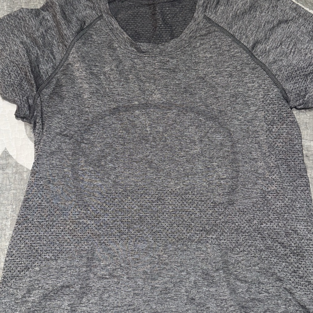 Women's Gray Short Sleeve Top